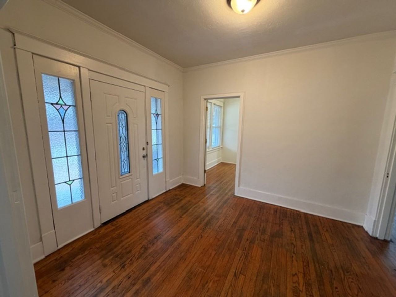 1025 Hornsby Ave - Photo 2 of 11