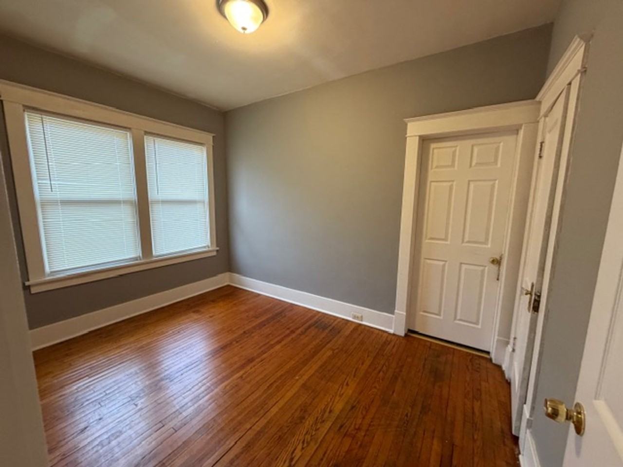 1025 Hornsby Ave - Photo 5 of 11