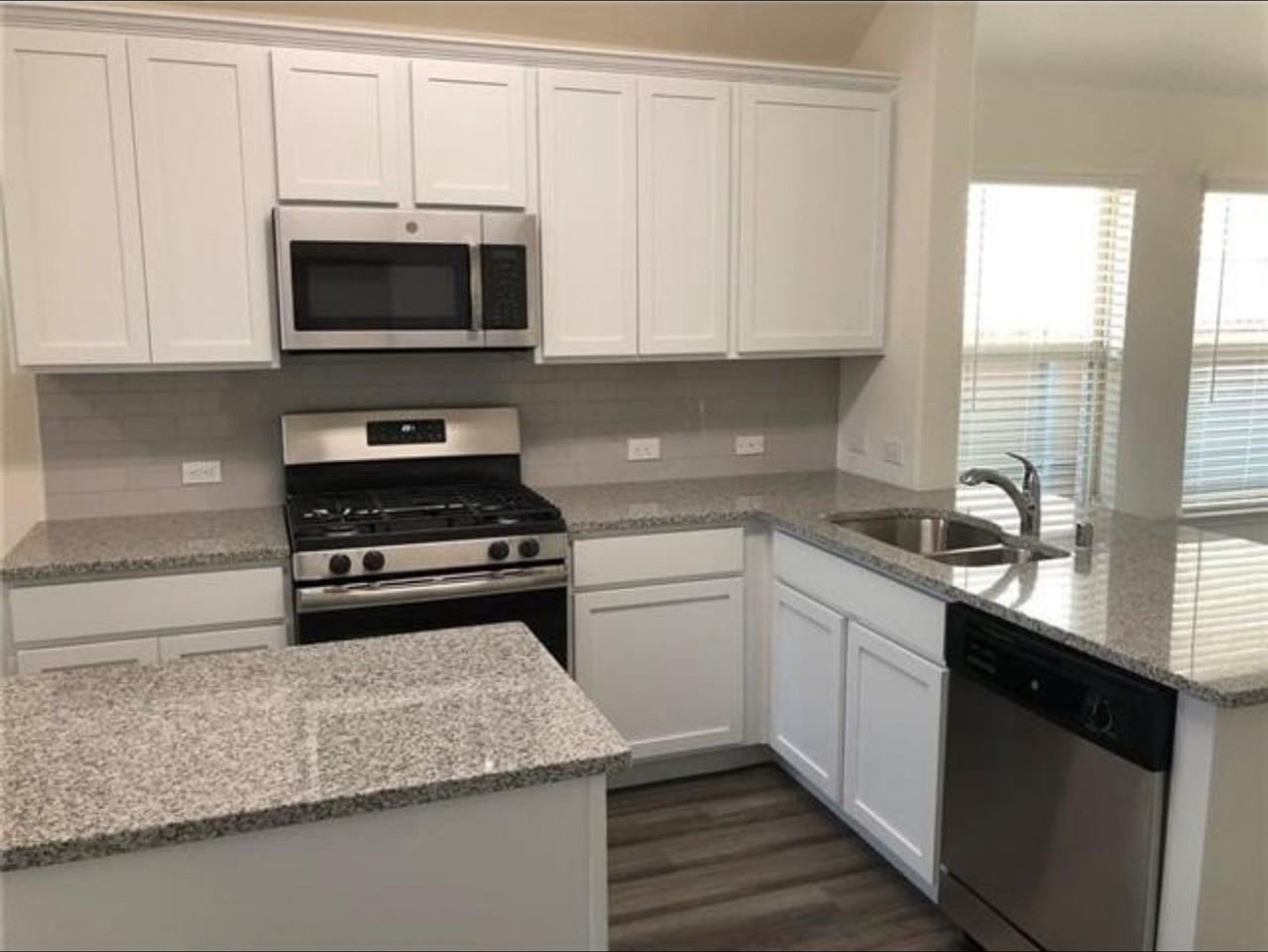 4002 Bighorn Dr - Photo 5 of 11