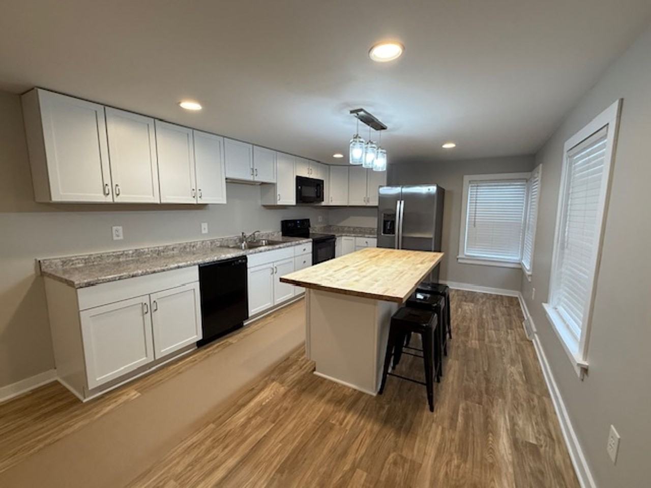 2662 S 7th St - Photo 3 of 15