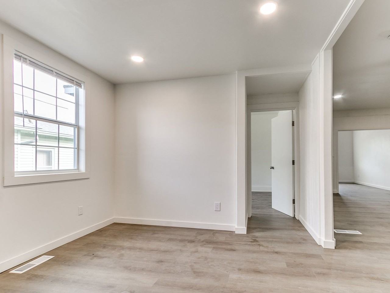 1812 W Noble Ave - Photo 5 of 50