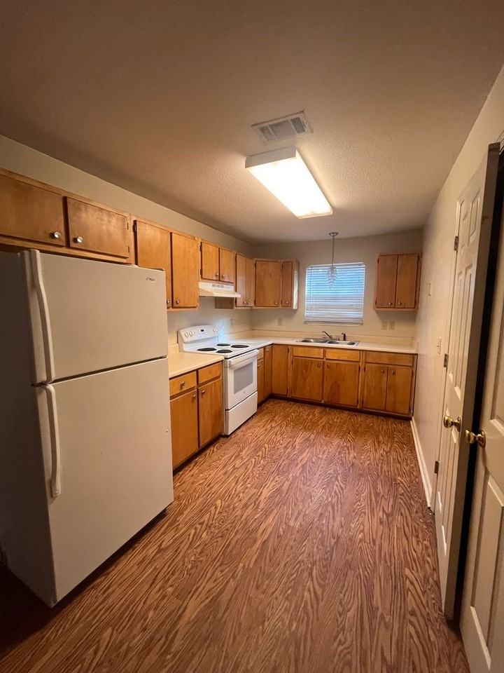 802 E Cranford Ave - Photo 3 of 5