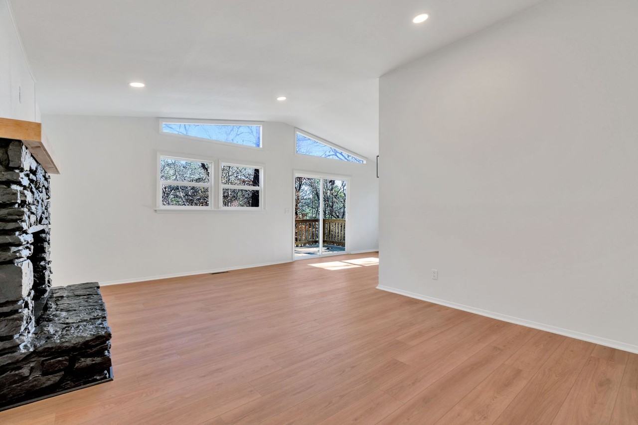 1 Looe Ln - Photo 4 of 20