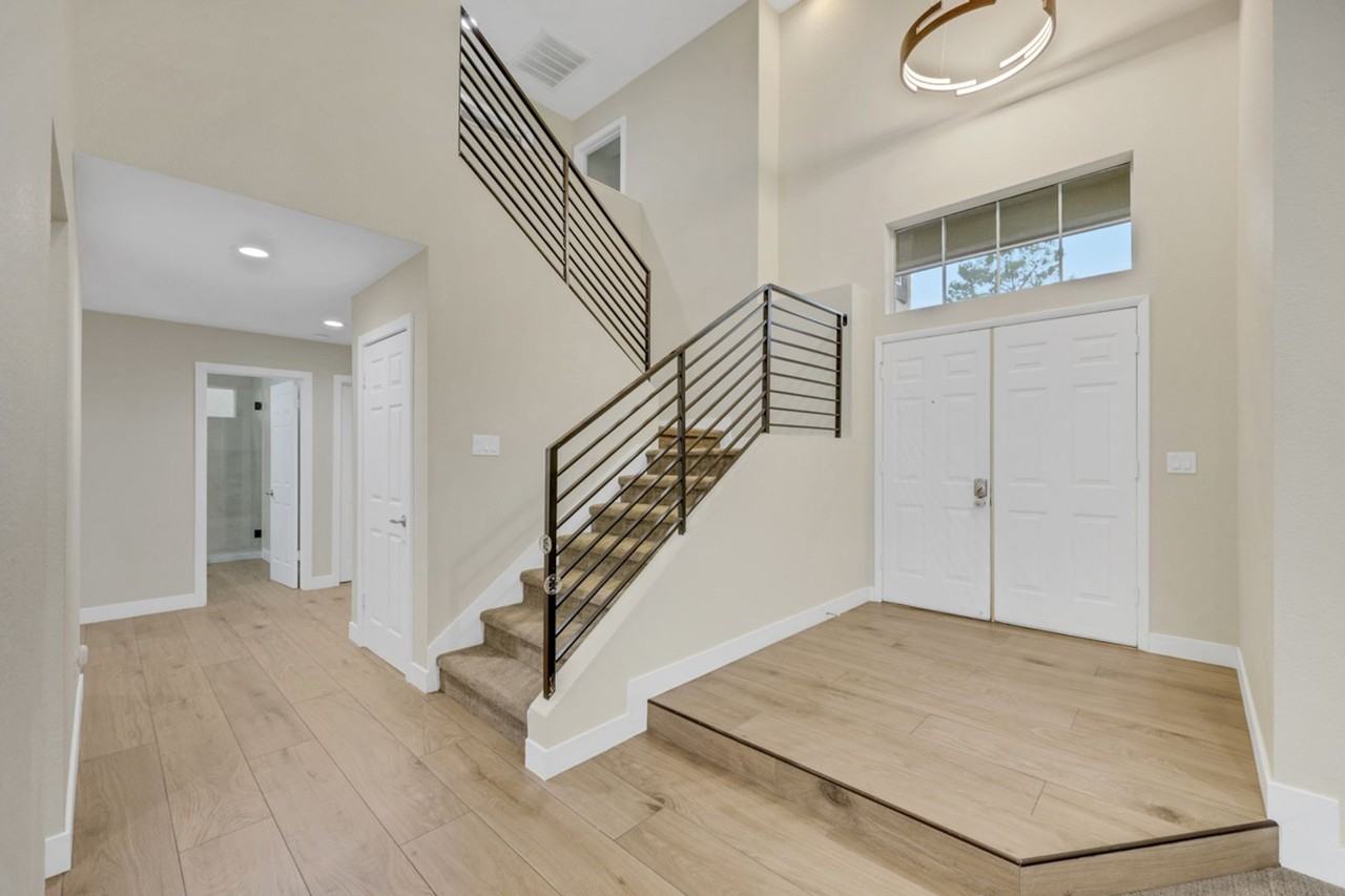 5504 Tincup Dr - Photo 3 of 21