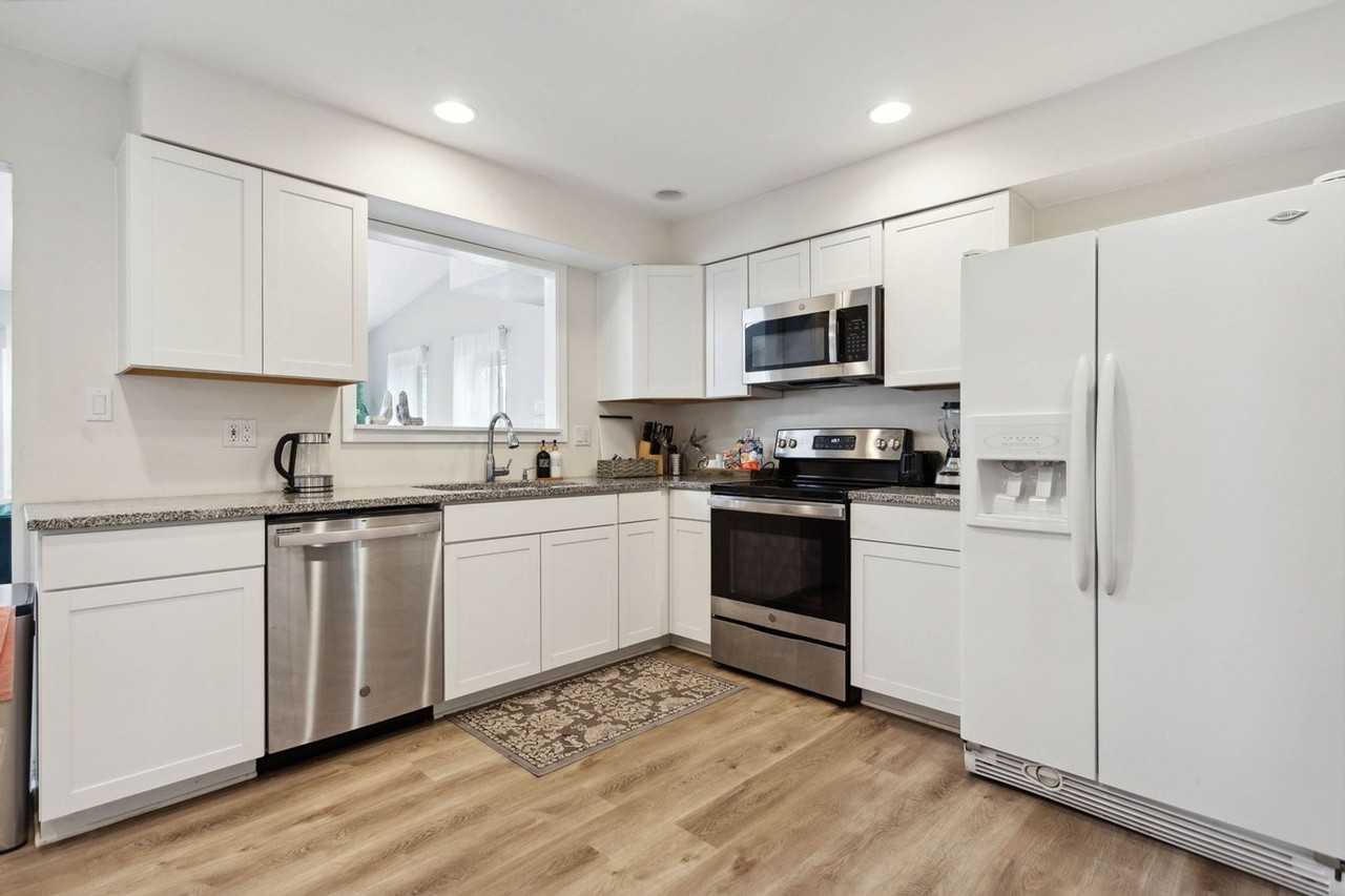 3871 Murdock Ct - Photo 3 of 50