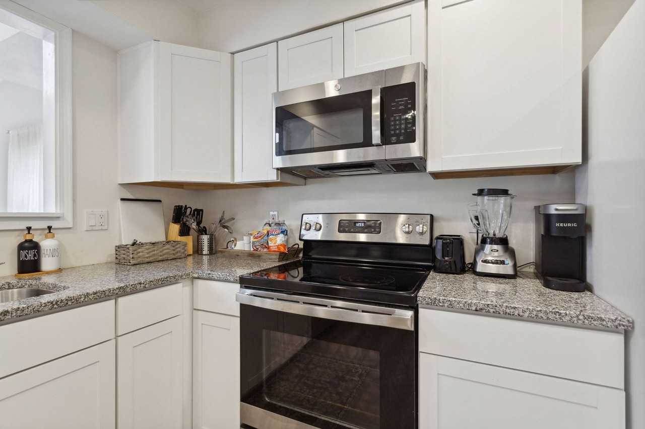 3871 Murdock Ct - Photo 4 of 50