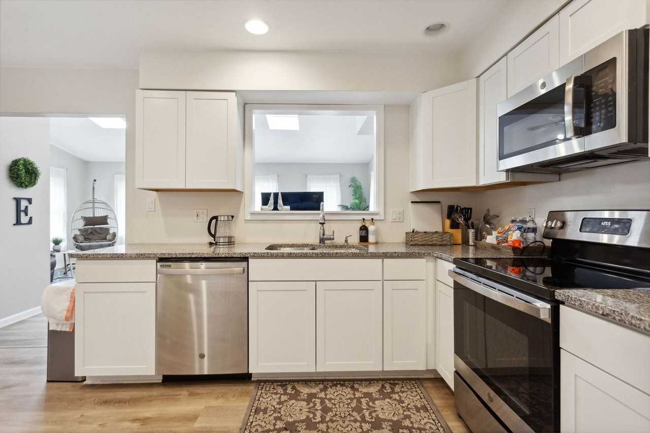 3871 Murdock Ct - Photo 5 of 50