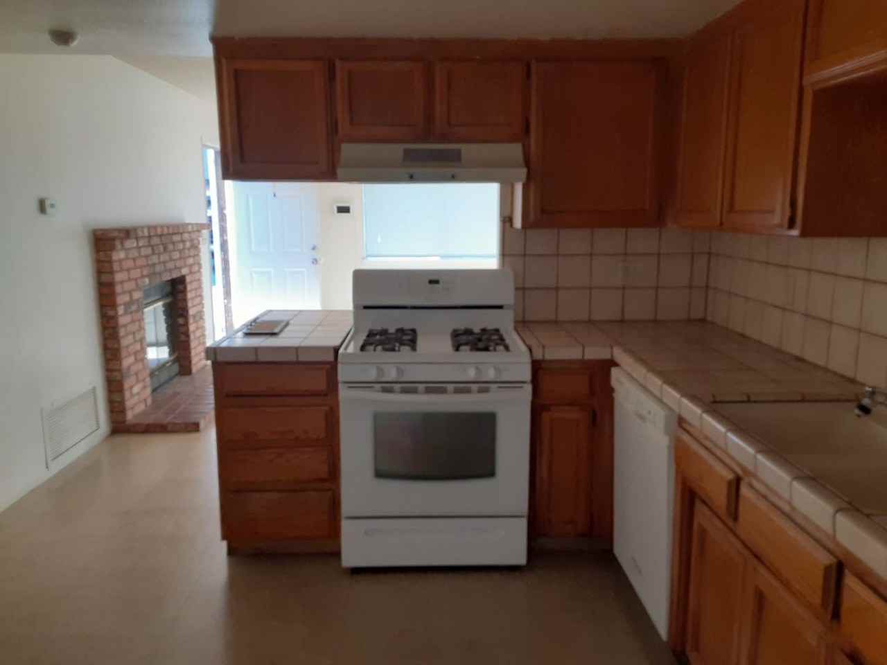 337 S Sunset St #A - Photo 3 of 11