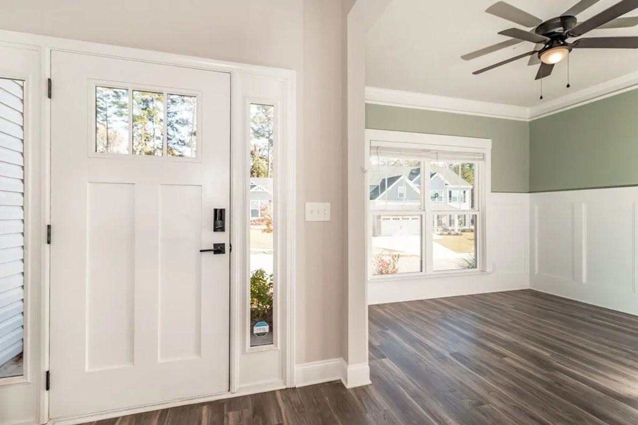 1016 Swan Ct - Photo 3 of 20