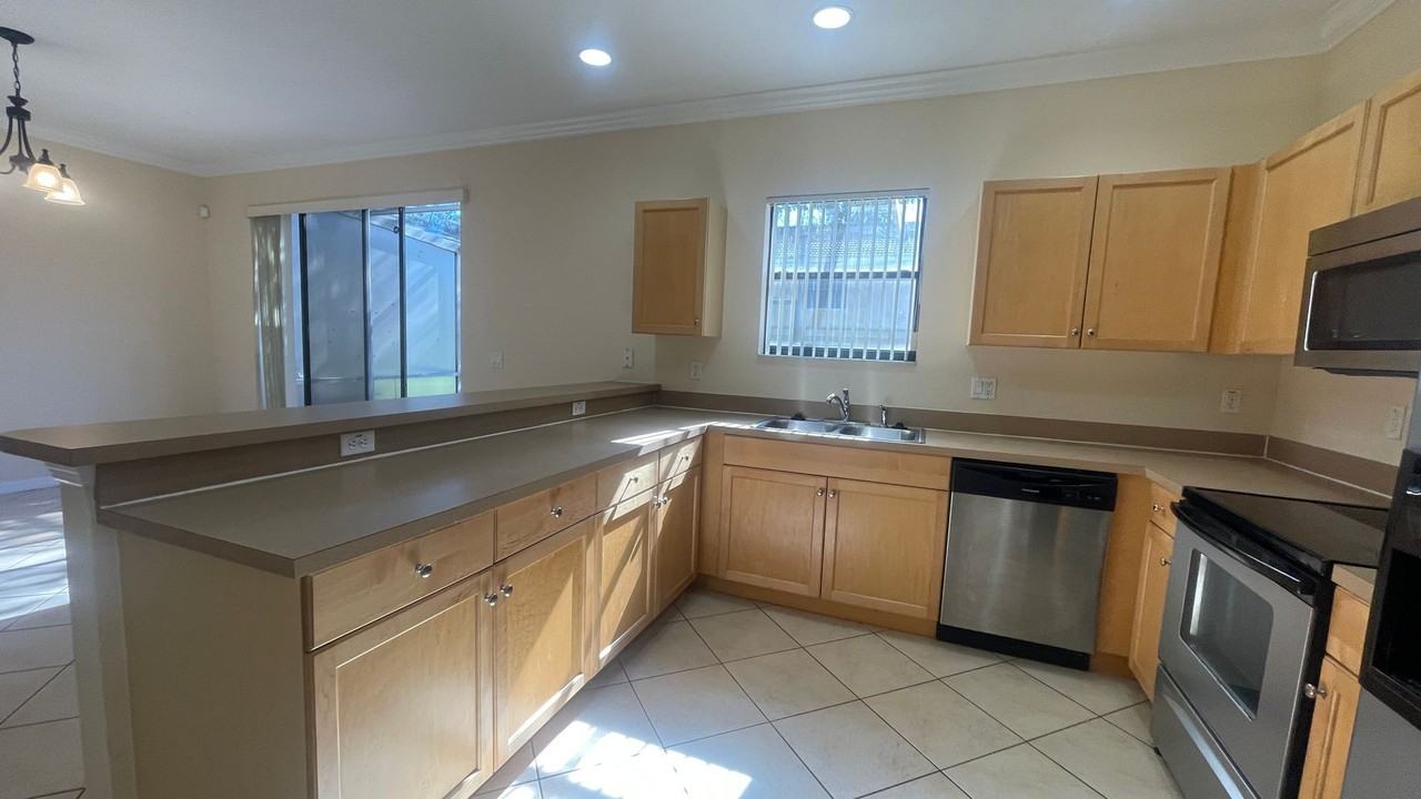 1307 Clove Dr - Photo 6 of 30