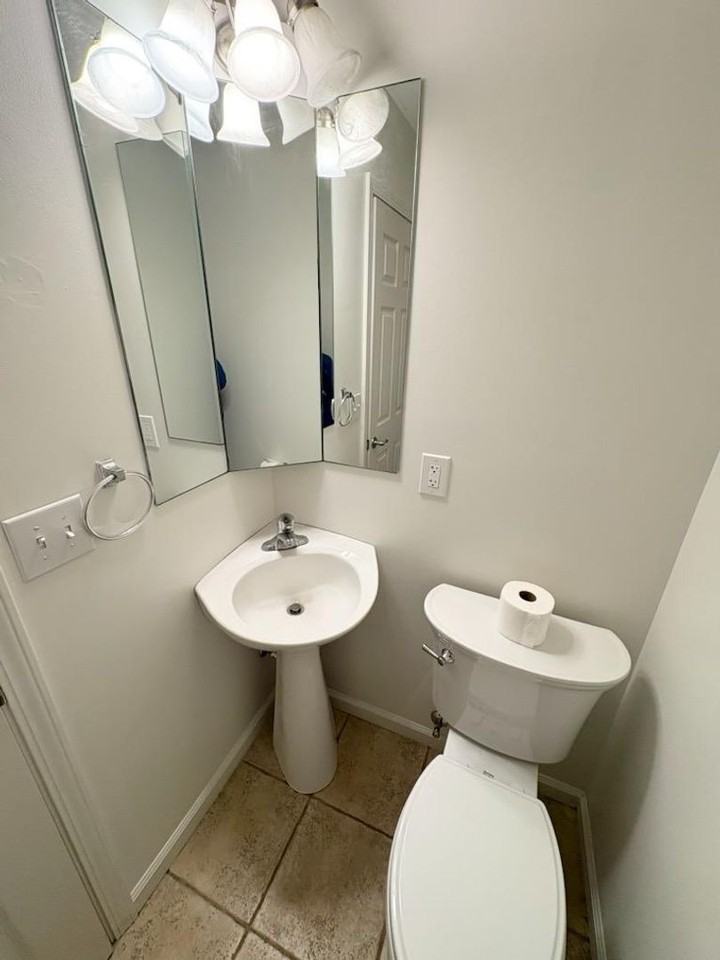 615 S Mclean St - Photo 7 of 18