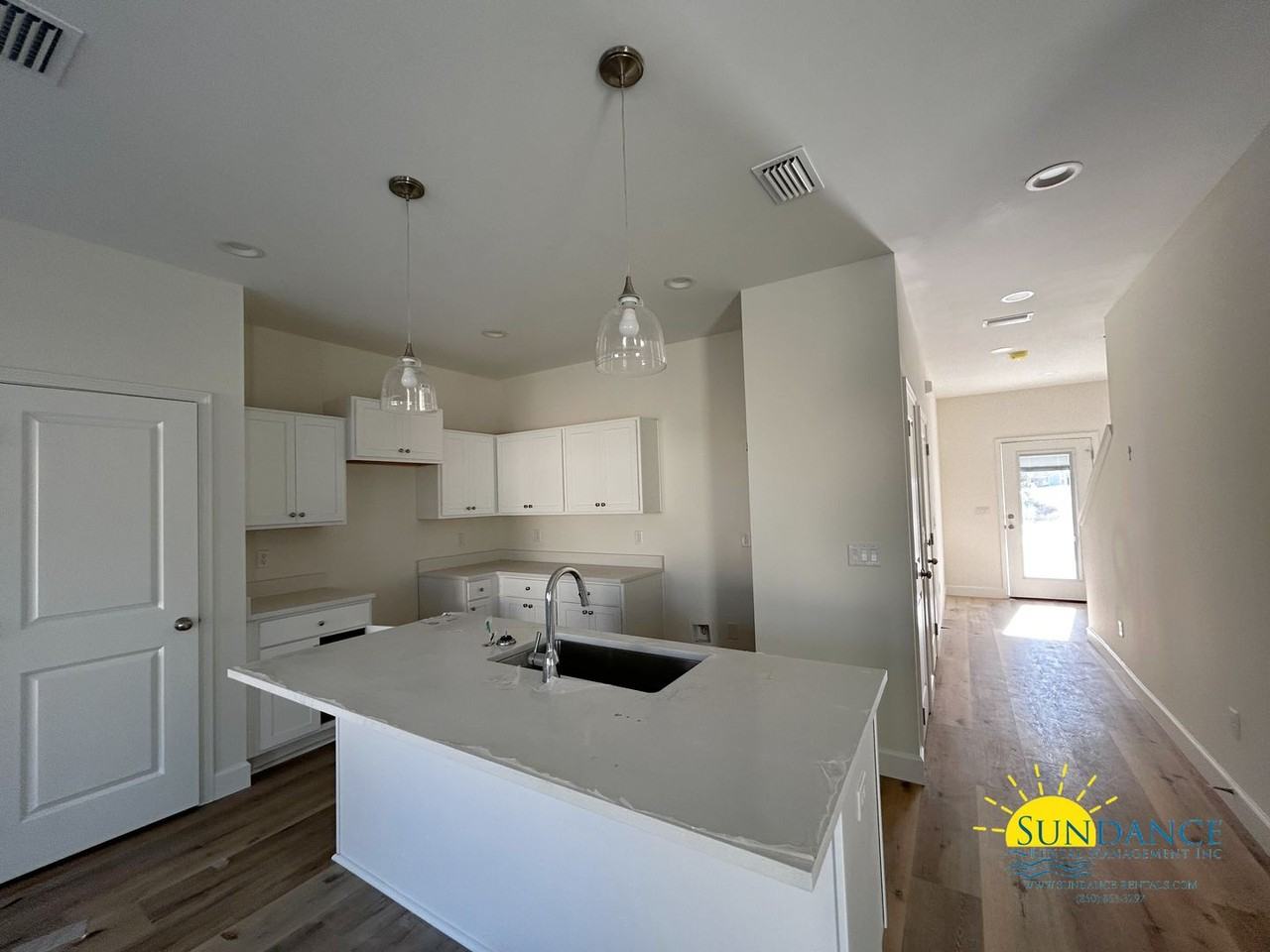 709 Woodlawn Ave Nw - Photo 3 of 19