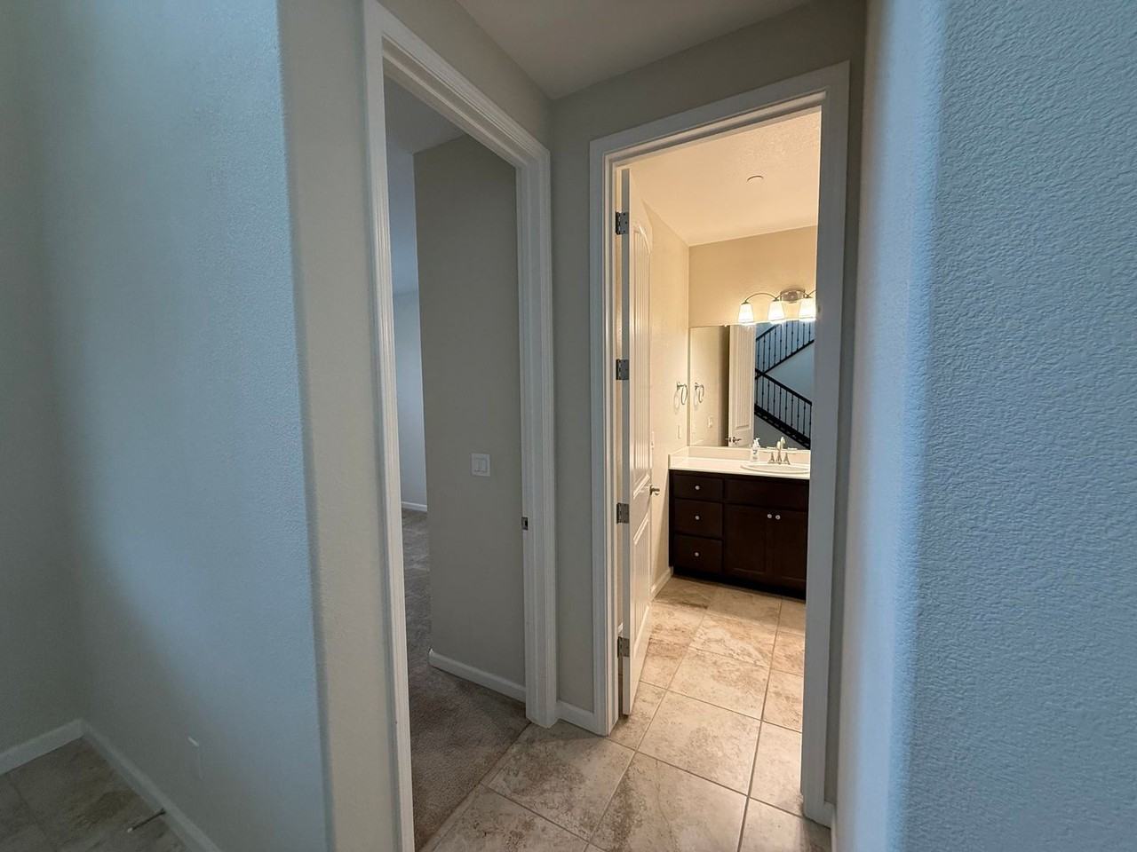 827 River Pointe Cir - Photo 6 of 50