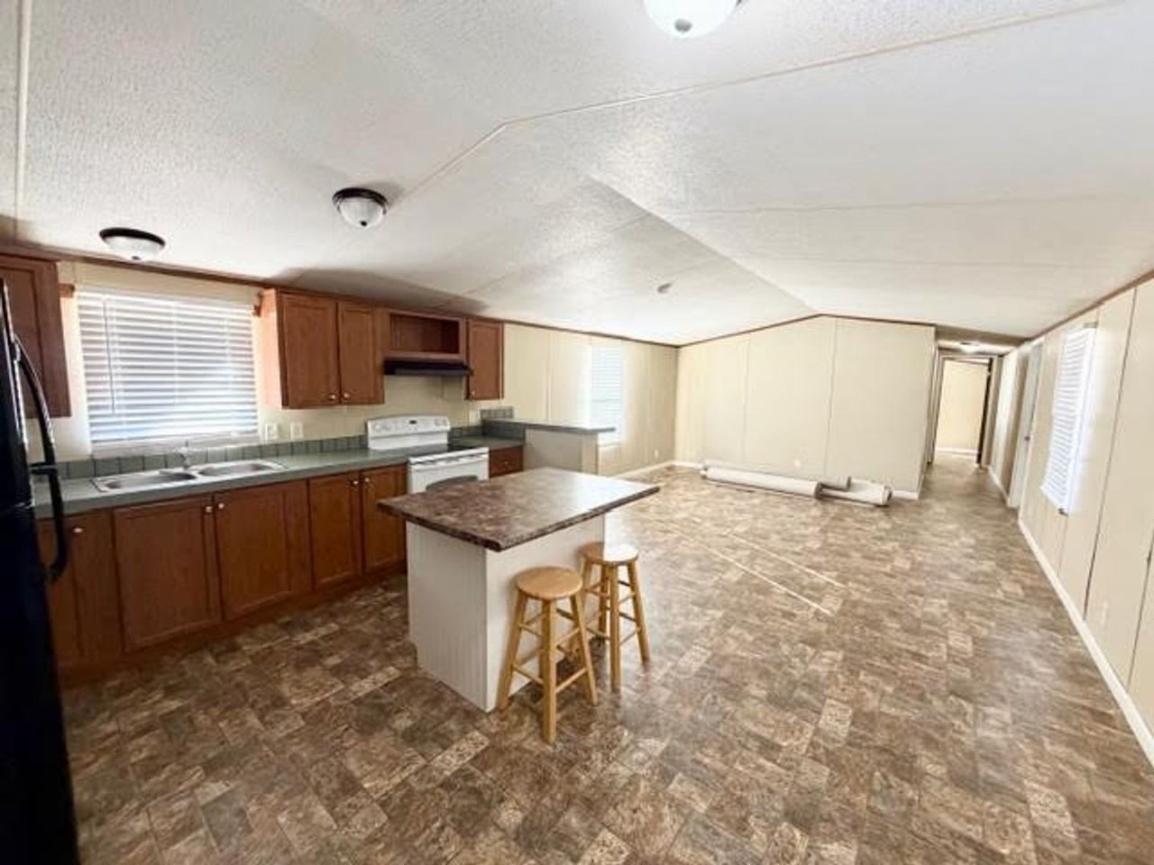 136 Burkhart Ln - Photo 3 of 12