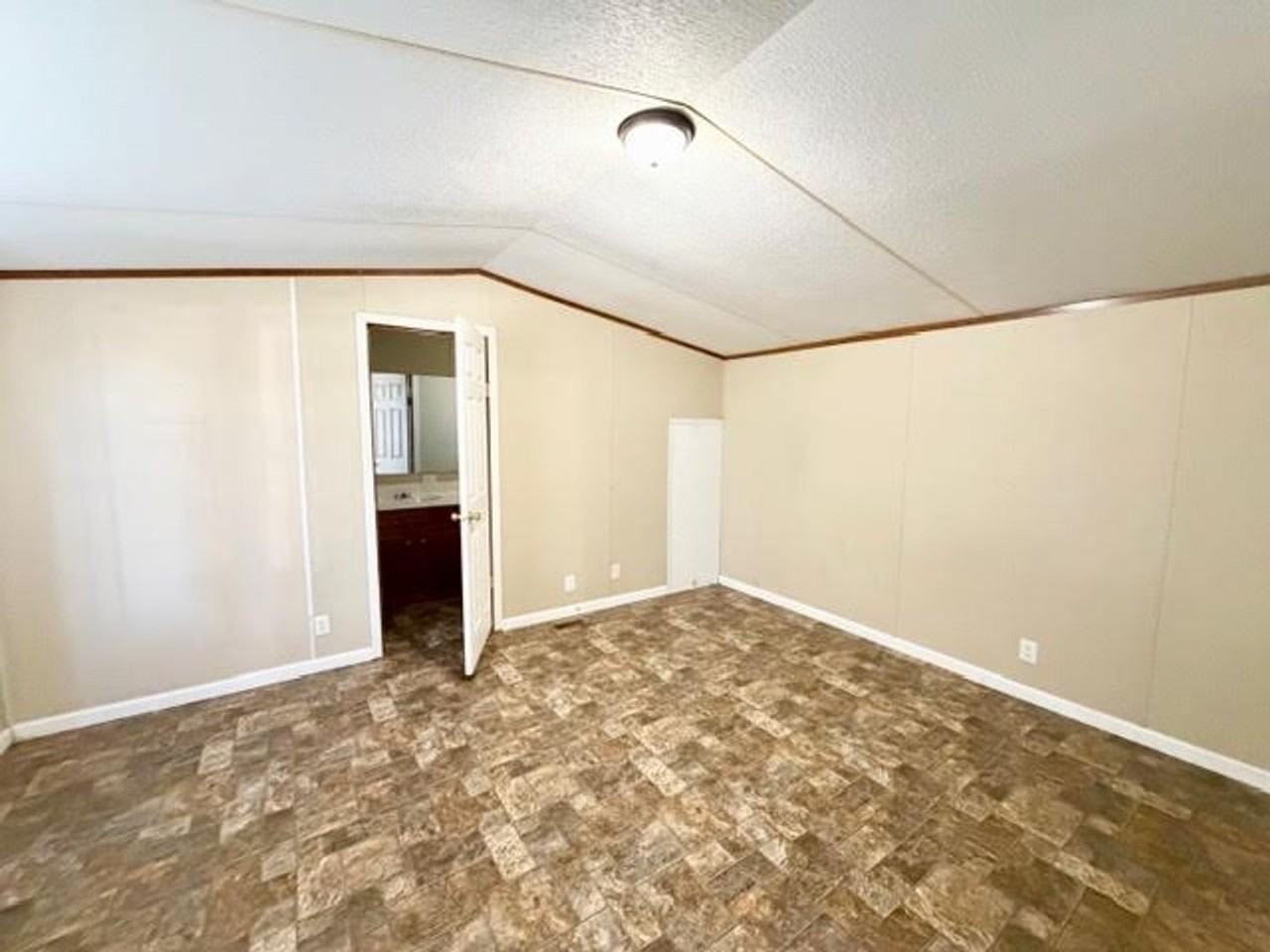 136 Burkhart Ln - Photo 6 of 12