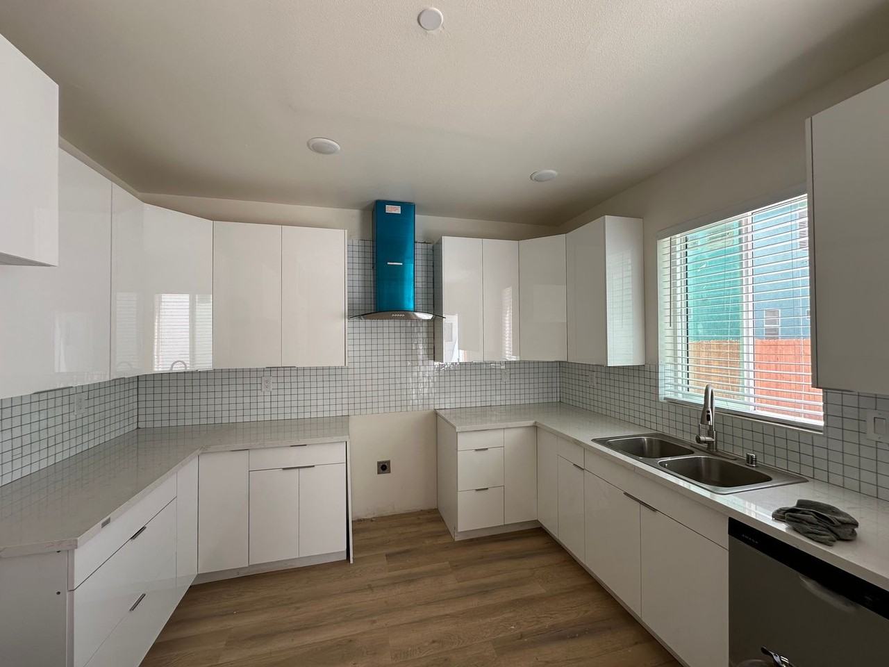 165 W 75th St - Photo 4 of 15