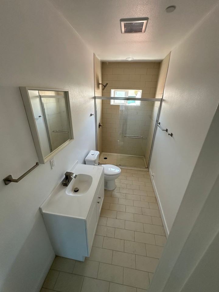 165 W 75th St - Photo 6 of 15