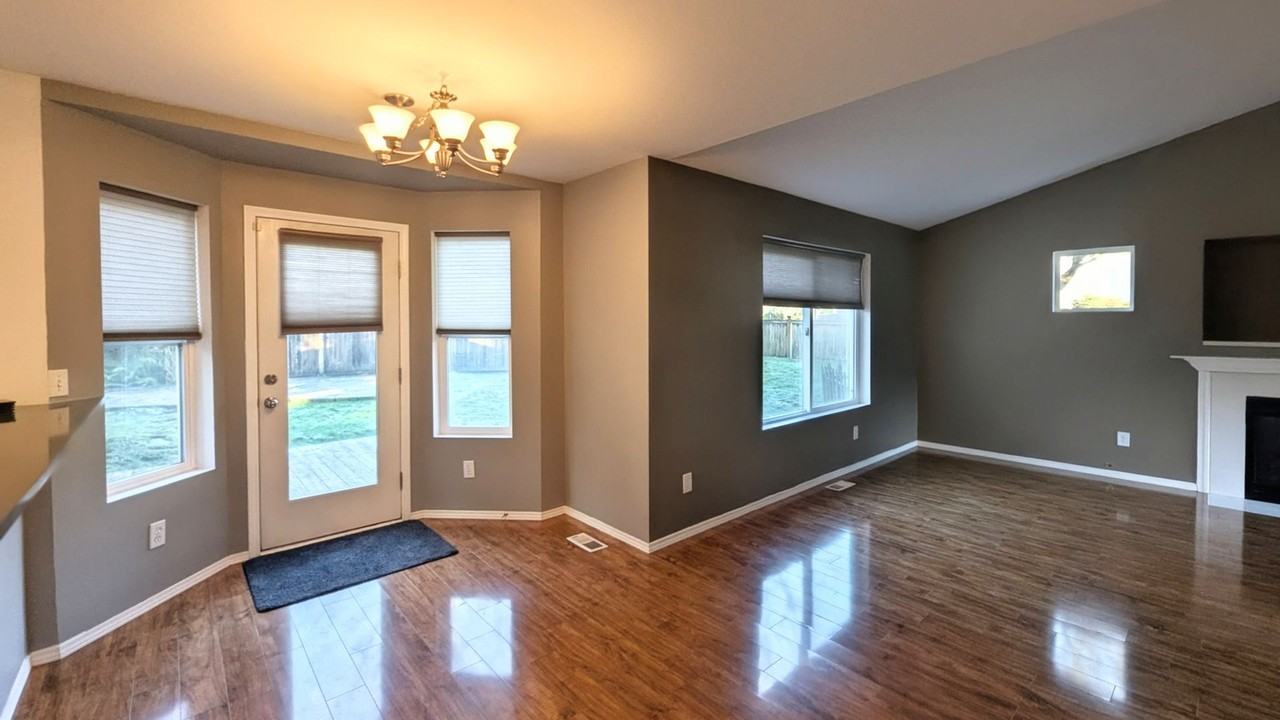 4910 147th Pl Se - Photo 4 of 24