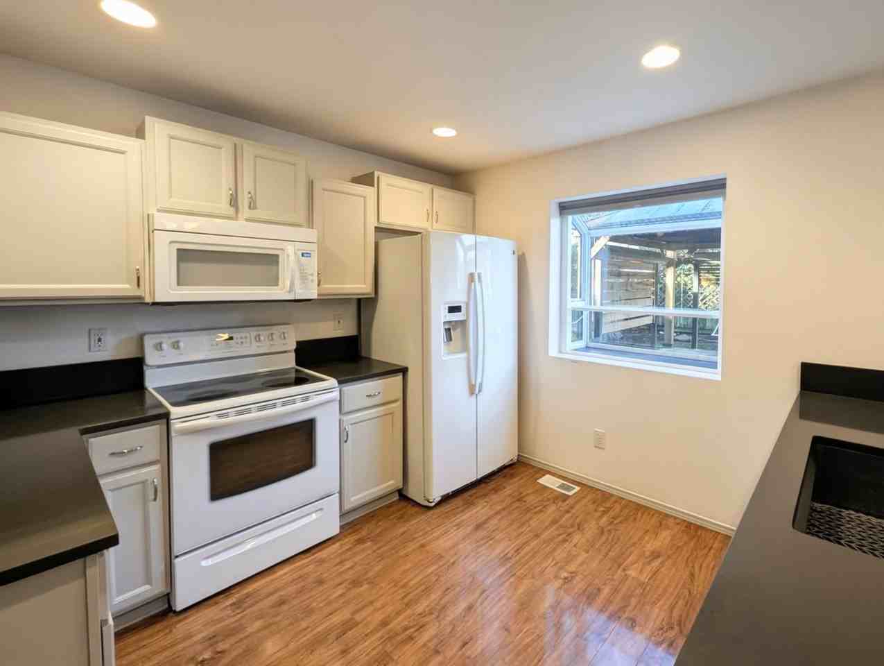 4910 147th Pl Se - Photo 5 of 24