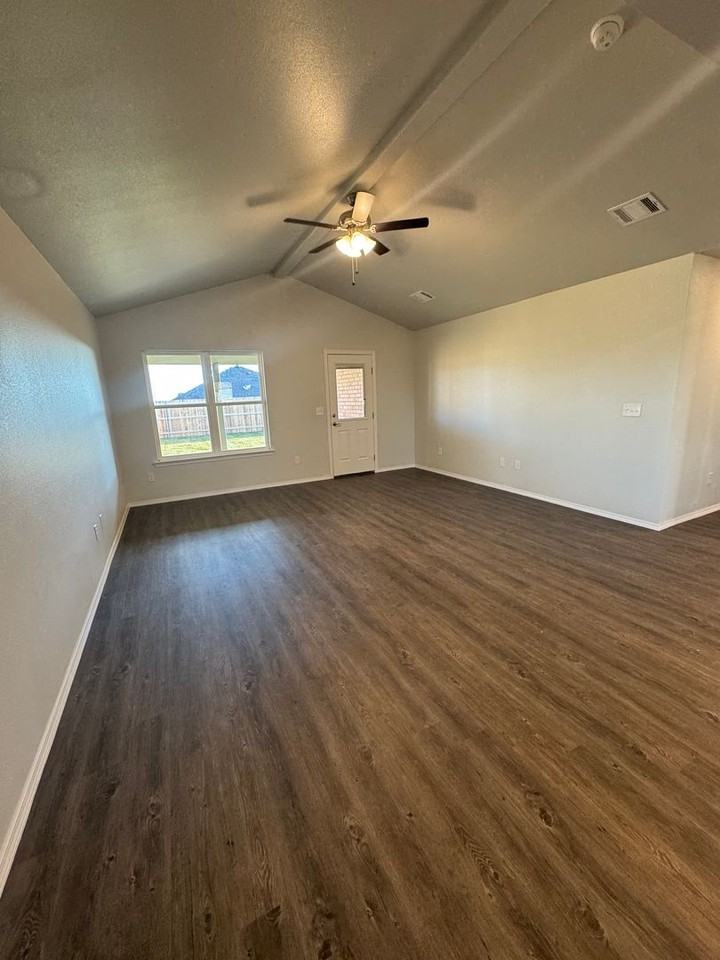 4205 Beacon Rd - Photo 3 of 15