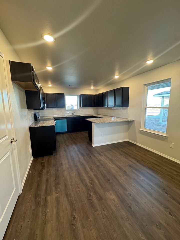 4205 Beacon Rd - Photo 4 of 15