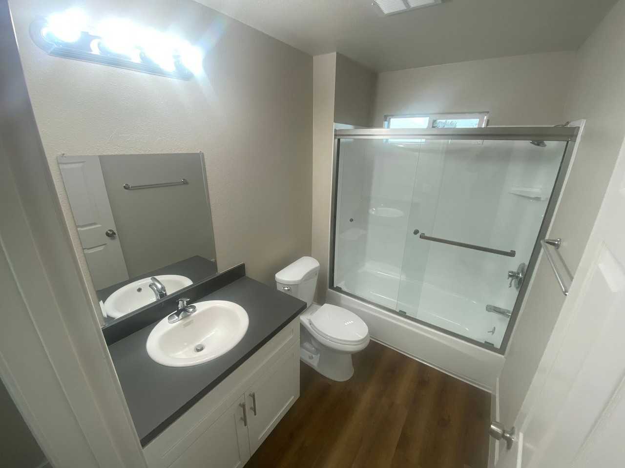 637 Shepherd Ave - Photo 2 of 8