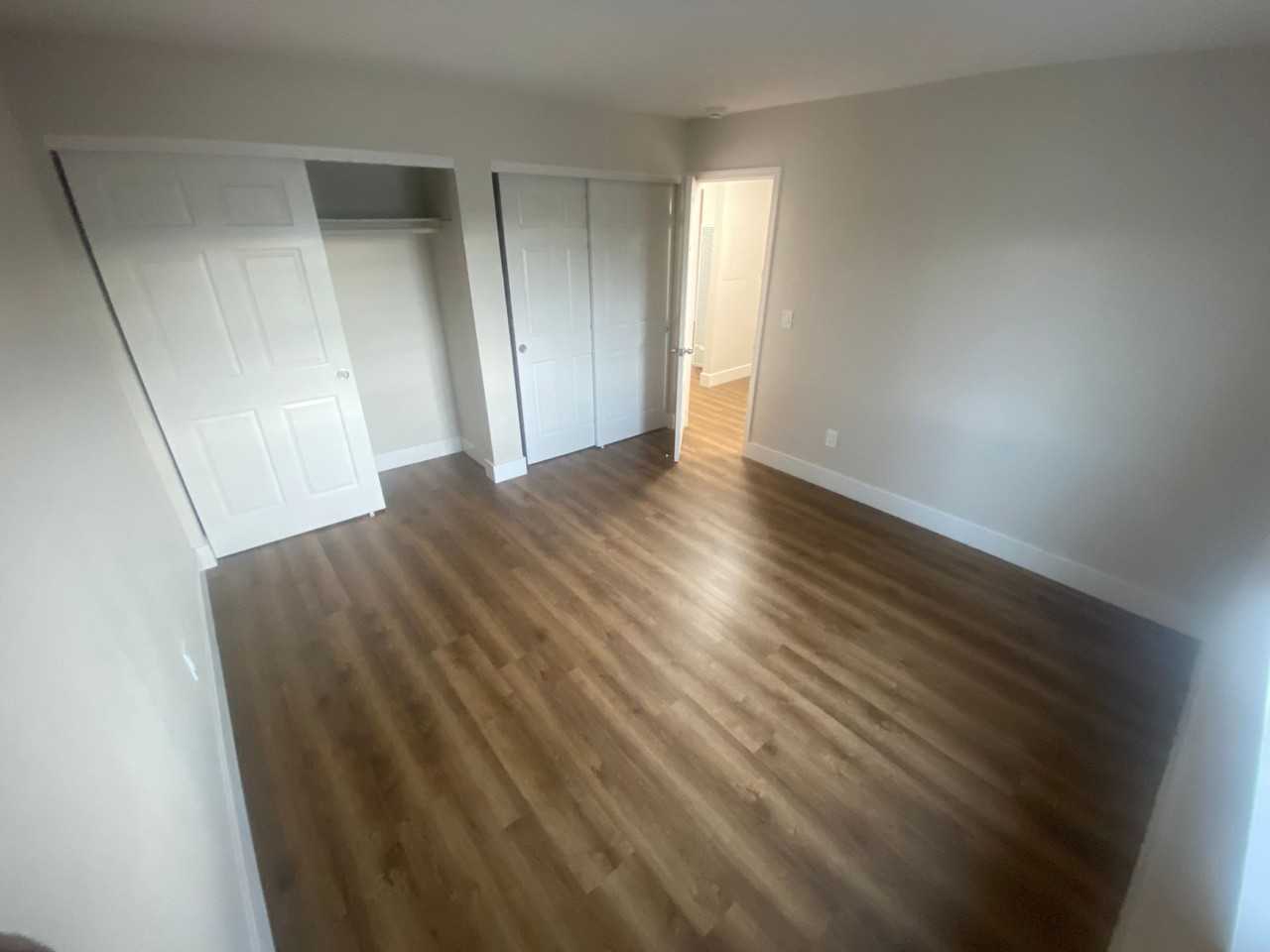 637 Shepherd Ave - Photo 6 of 8