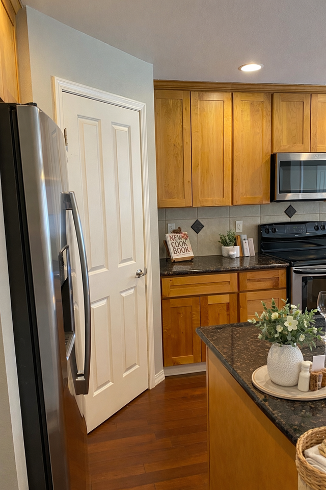 310 Riverview Ave #A - Photo 3 of 17