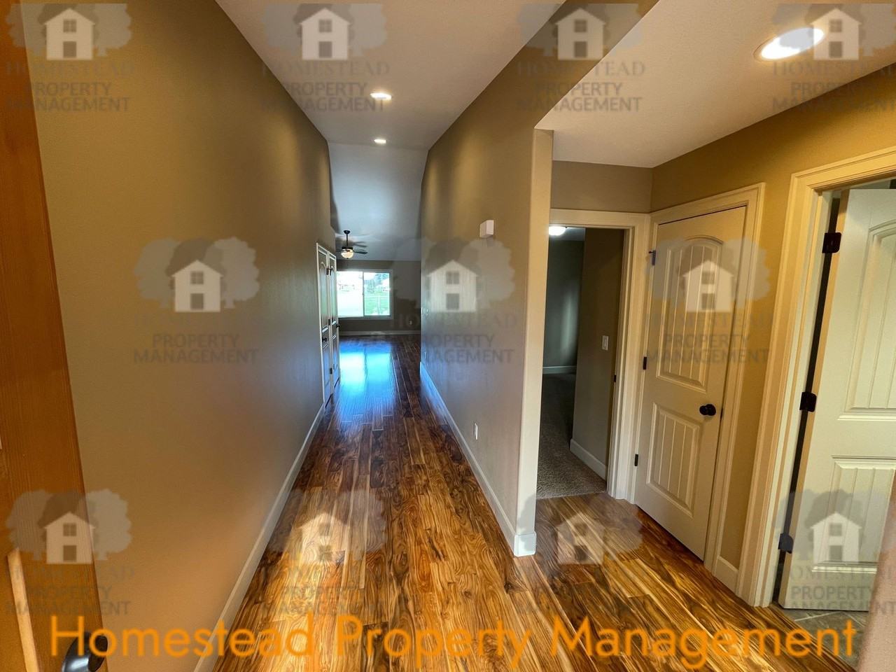 1059 Harbour Ln Ne - Photo 4 of 24