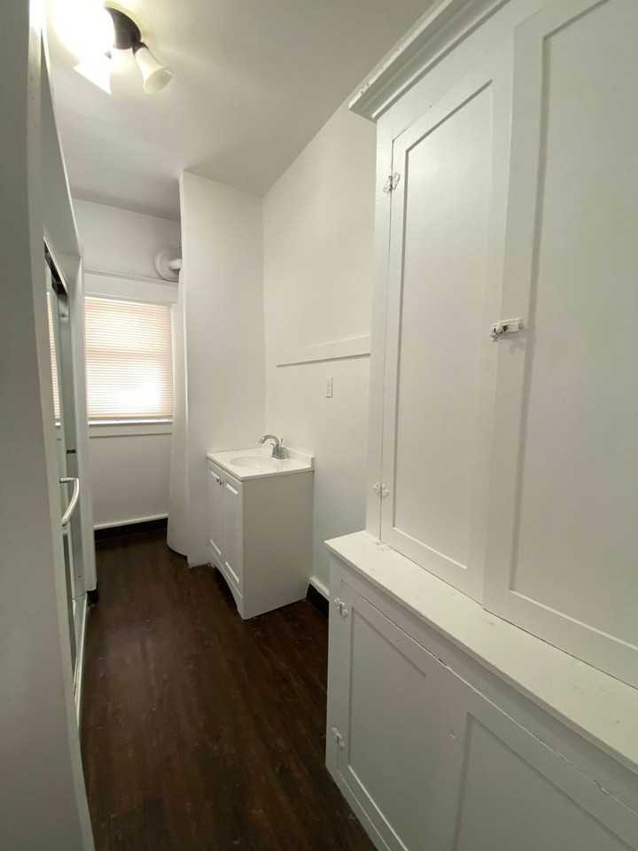 520 N Monroe St - Photo 2 of 25