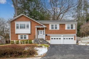 featured image of 112 Old Post Rd S