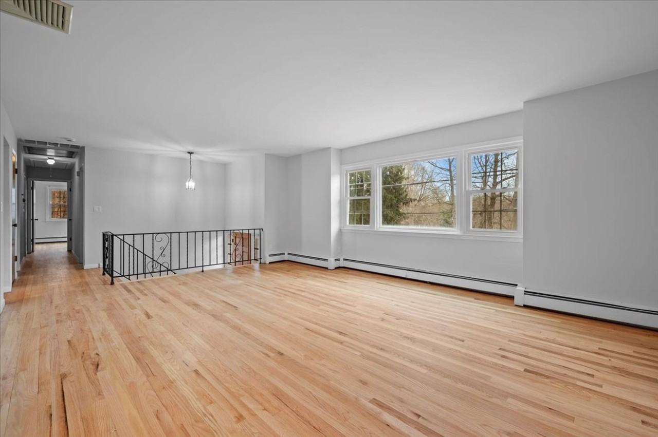 112 Old Post Rd S - Photo 3 of 39