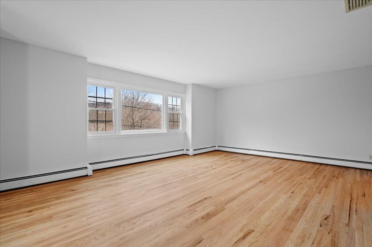 112 Old Post Rd S - Photo 4 of 39