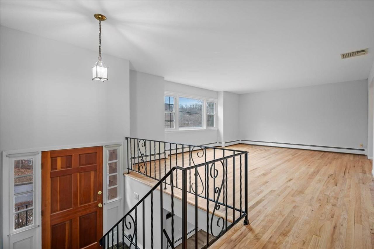 112 Old Post Rd S - Photo 7 of 39