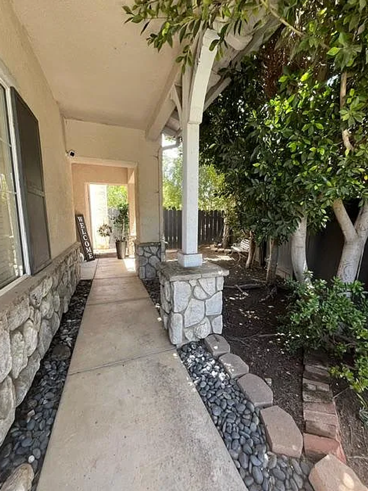 2638 Niverth Pl - Photo 2 of 19