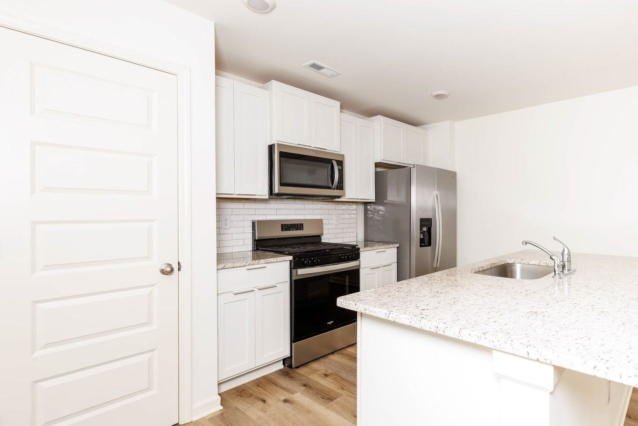 853 Fish Camp Rd - Photo 5 of 22