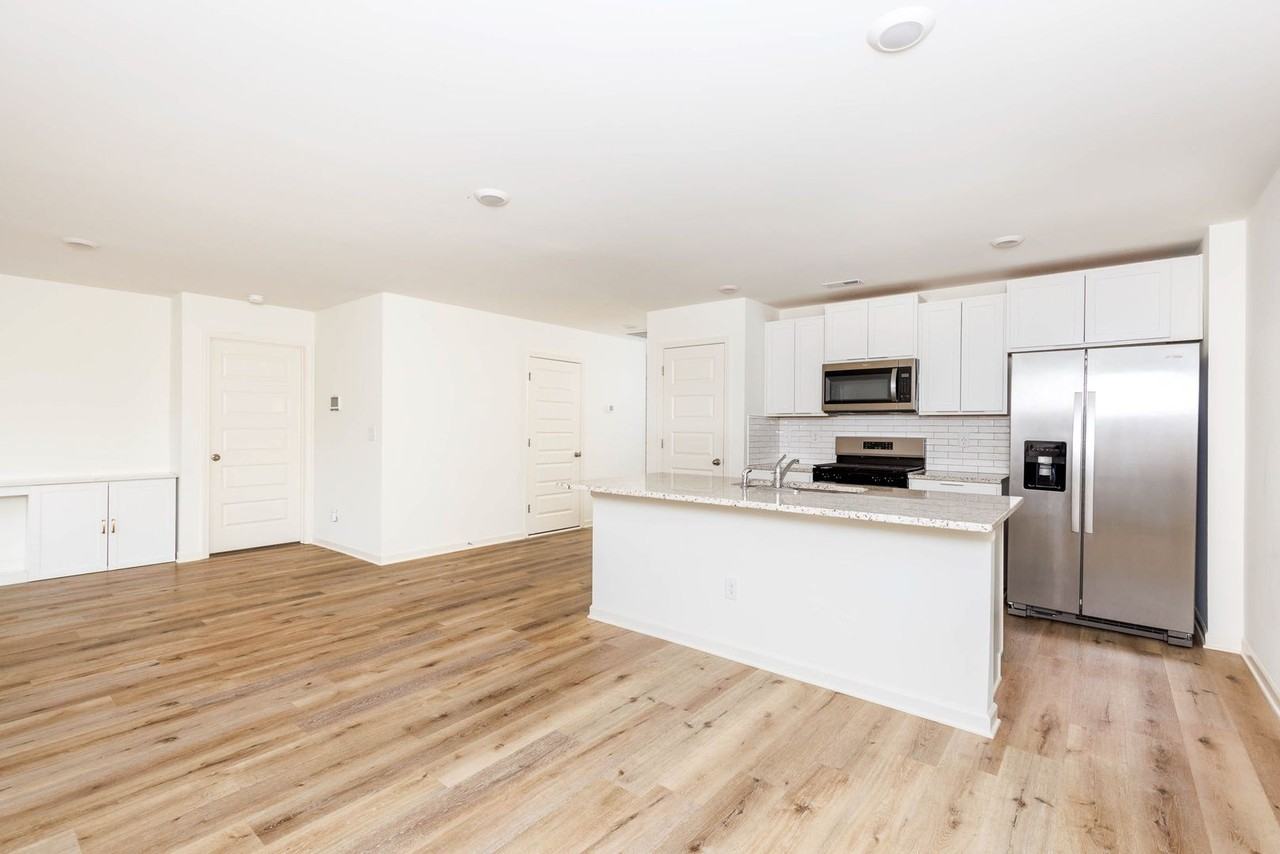 853 Fish Camp Rd - Photo 7 of 22