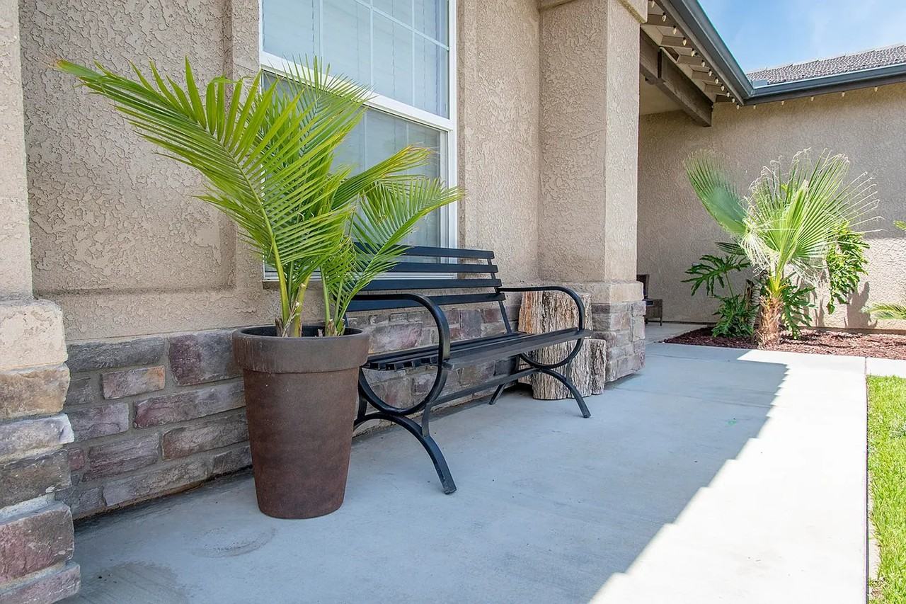 1721 Cotton Ct - Photo 3 of 29