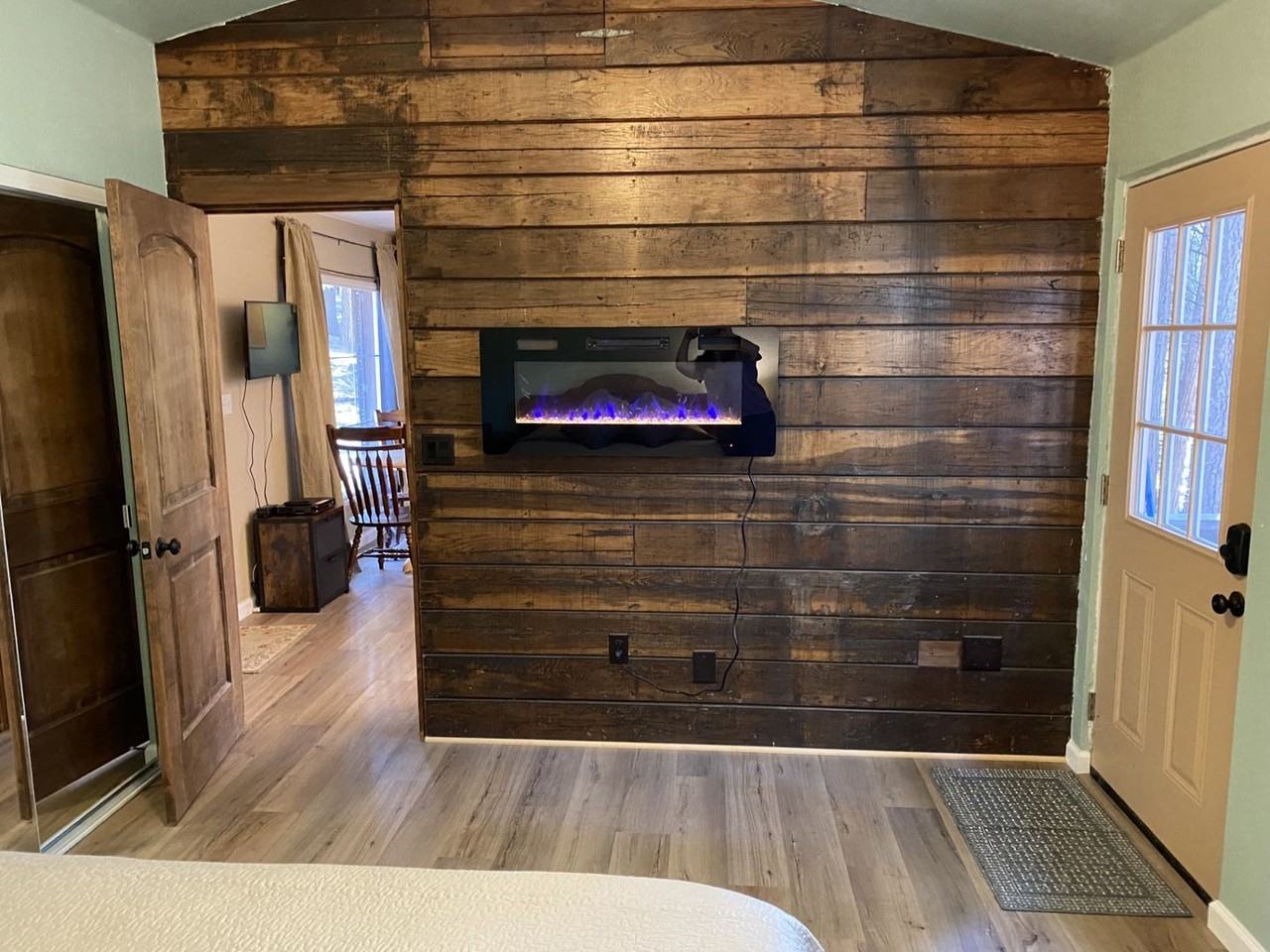 2990 Sunset Dr - Photo 4 of 8