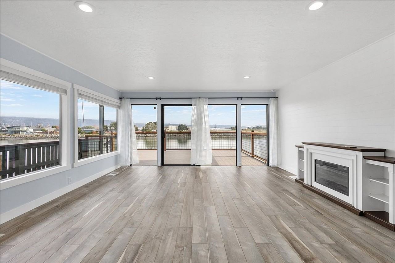 3313 Fernside Blvd - Photo 4 of 25