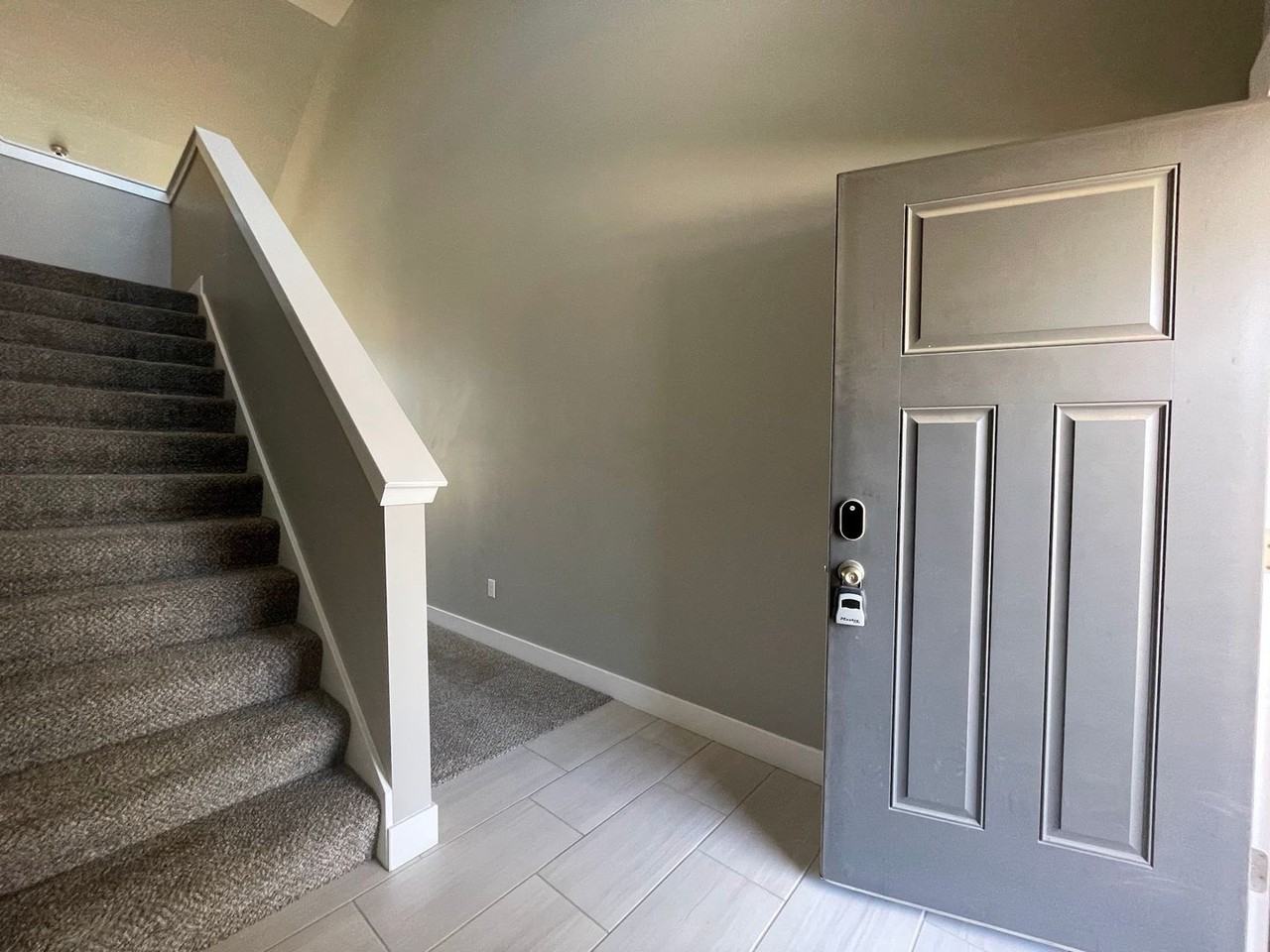 9257 S Ashbourne Dr - Photo 3 of 24