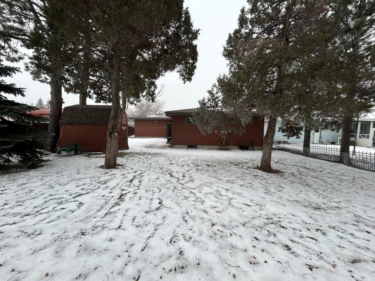 1043 12th Ave W - Photo 2 of 4