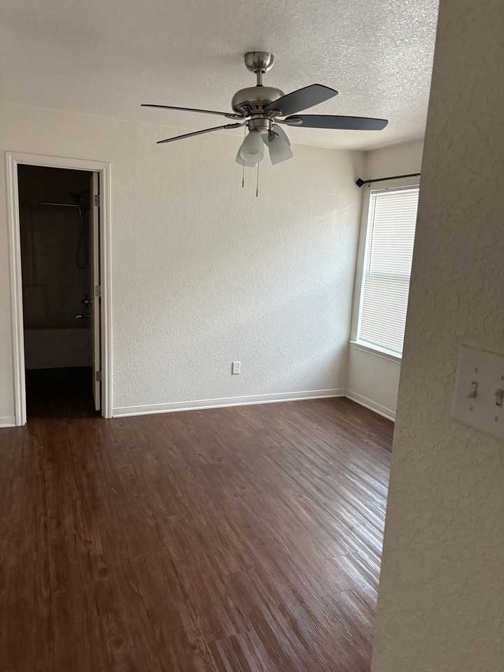 911 Rosewood Dr #B - Photo 7 of 19