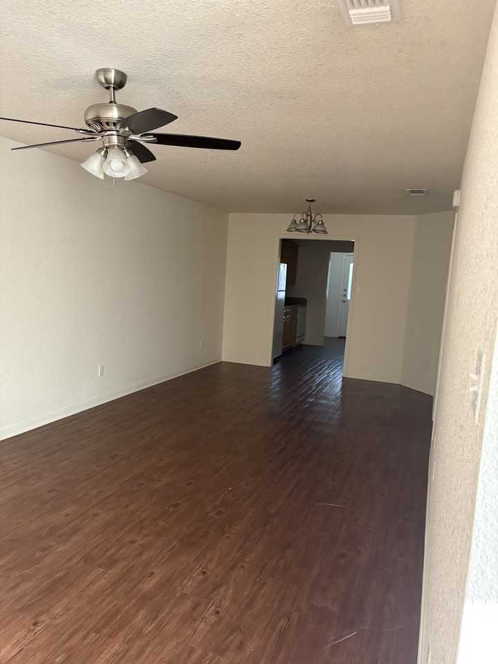 911 Rosewood Dr #B - Photo 2 of 19