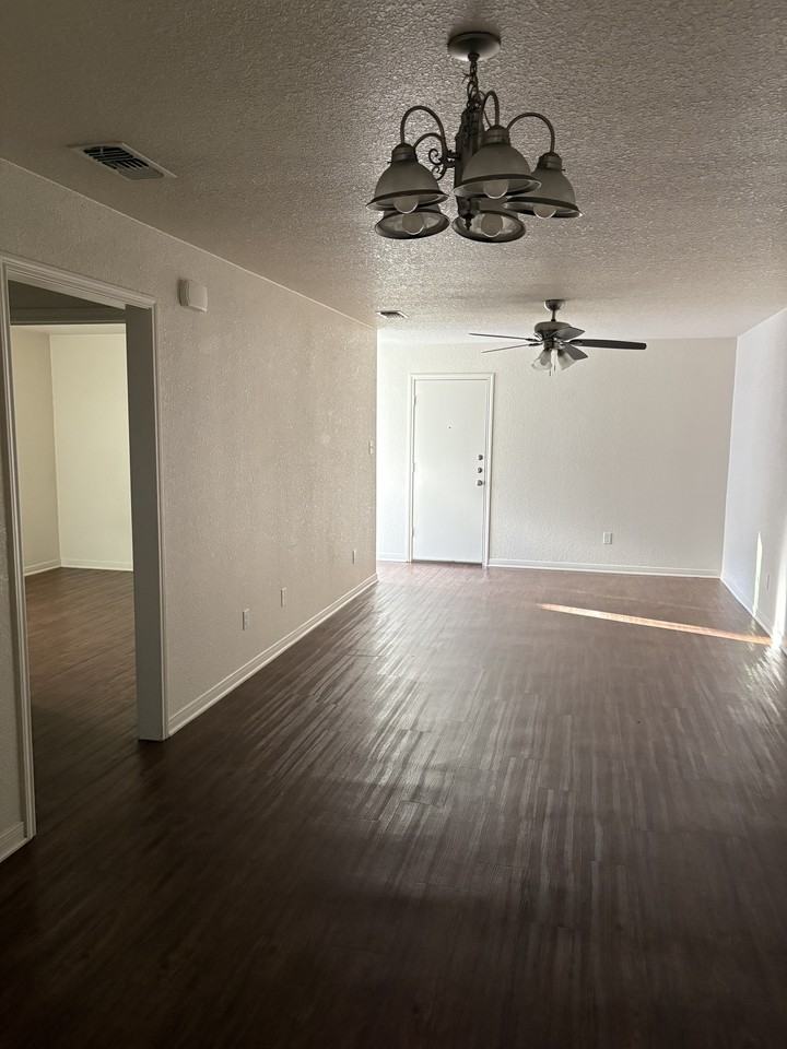 911 Rosewood Dr #B - Photo 6 of 19