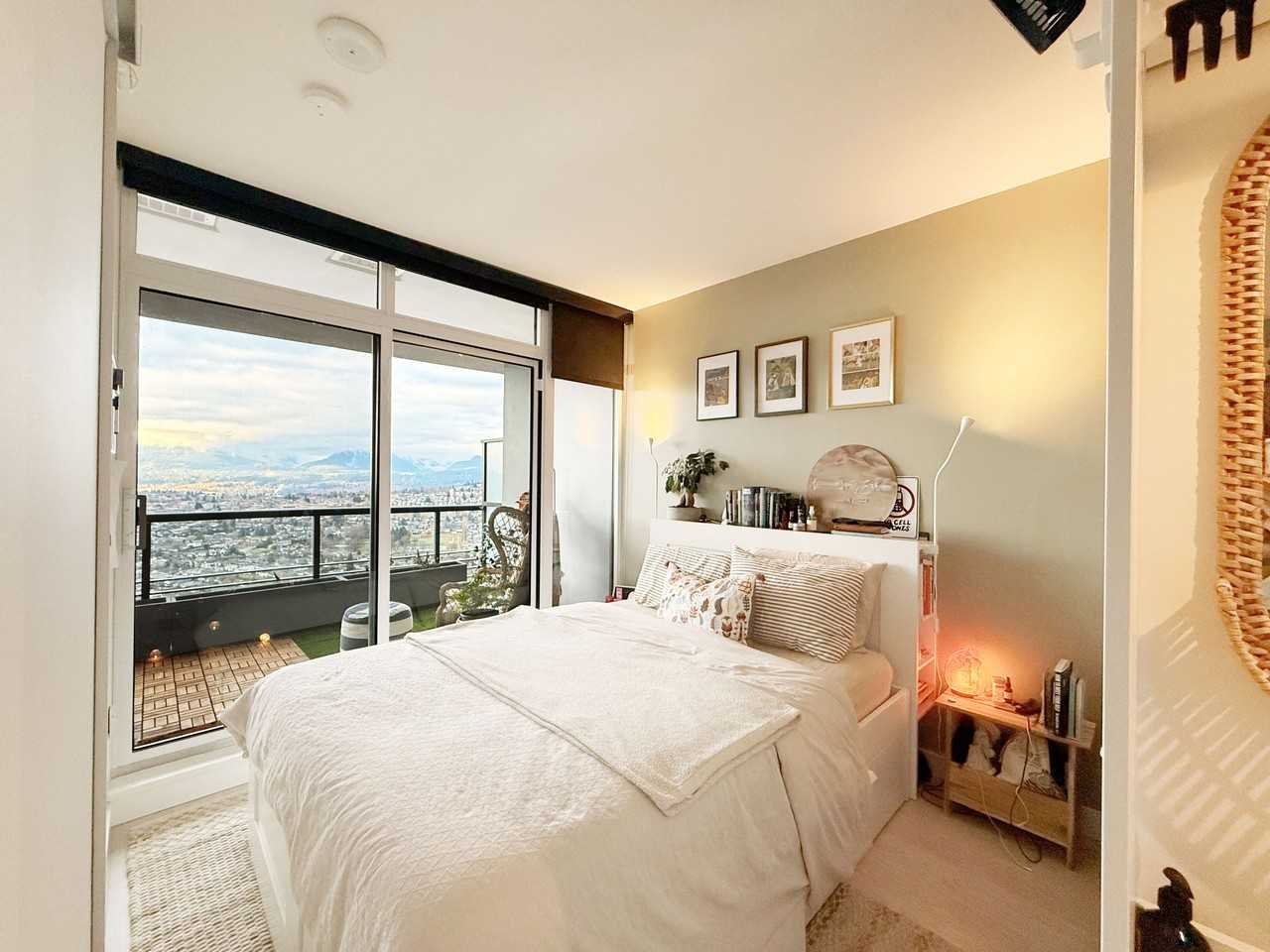 4730 Lougheed Highway - Photo 3 of 33