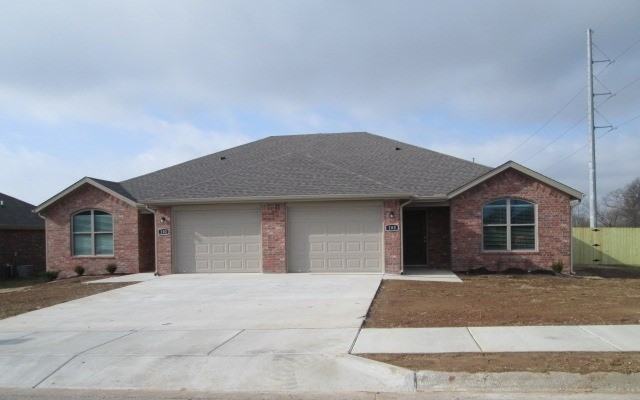 102 Foxglove St #102