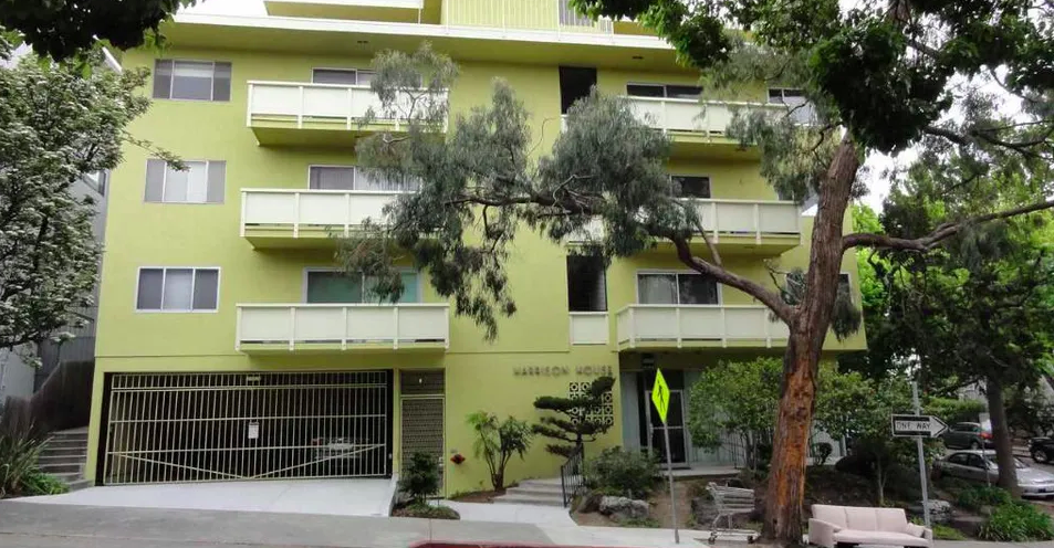 3750 Harrison St #1 - Photo 4 of 17