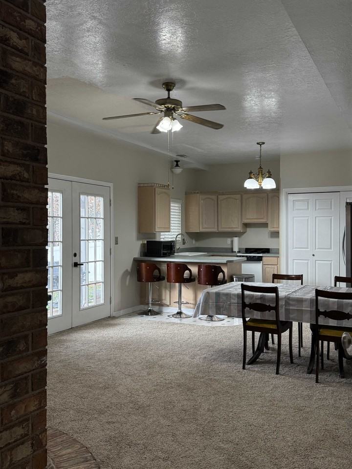 1540 James Dr #B - Photo 5 of 24