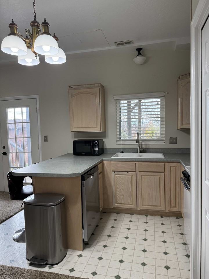 1540 James Dr #B - Photo 7 of 24